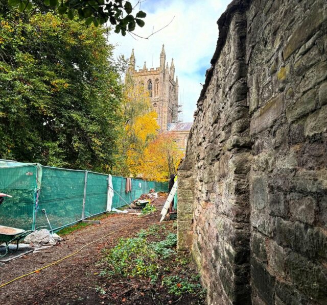 Good progress onsite this week repairing a Grade I listed boundary wall as part of the Bishop’s Palace enclosure in #hereford. Contractors are progressing the rebuild and stabilise of previously collapsed sections of wall including repointing and grouting. 
.
#architectshereford #herefordarchitects #conservationarchitectshereford #herefordcathedral #buildingconservation #listedbuildingconsent #buildingconservation #buildingrepairs