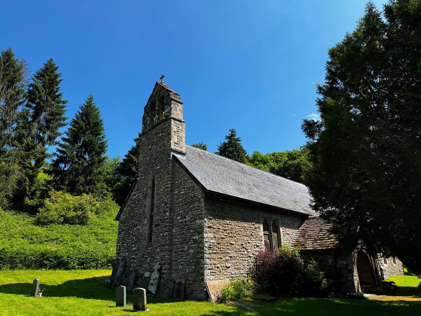 Quinquennial inspection carried out #gradeiistarlisted St. John the Baptist earlier today. Dating from the 17th Century, the church still boasts a fine #elizabethan roof with cusped bracing and arched collared #roof. Definitely worth a visit.
.
#conservationarchitectshereford #herefordarchitects #churchinspections #church #churchesofinstagram #churcharchitect #buildingconservation